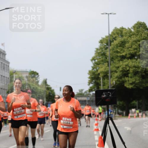 15.06.2025 - REWE Women's Run Jannik Wohlers http://msf.ph/oto/7959244 15.06.2025 09:44:47 Laufen 5189, 5584 meine-sportfotos.de