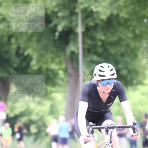 15.06.2025 - 7 Türme Triathlon Yannick Fuchs http://msf.ph/oto/7959258 15.06.2025 13:47:32 Radfahren 553, 809 meine-sportfotos.de