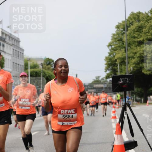 15.06.2025 - REWE Women's Run Jannik Wohlers http://msf.ph/oto/7959296 15.06.2025 09:44:48 Laufen 5200, 5584 meine-sportfotos.de