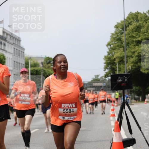 15.06.2025 - REWE Women's Run Jannik Wohlers http://msf.ph/oto/7959298 15.06.2025 09:44:49 Laufen 5200, 4, 5584 meine-sportfotos.de