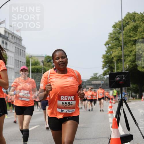 15.06.2025 - REWE Women's Run Jannik Wohlers http://msf.ph/oto/7959305 15.06.2025 09:44:49 Laufen 5200, 5584 meine-sportfotos.de