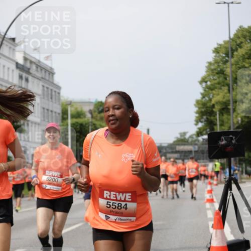 15.06.2025 - REWE Women's Run Jannik Wohlers http://msf.ph/oto/7959312 15.06.2025 09:44:49 Laufen 5200, 5584 meine-sportfotos.de