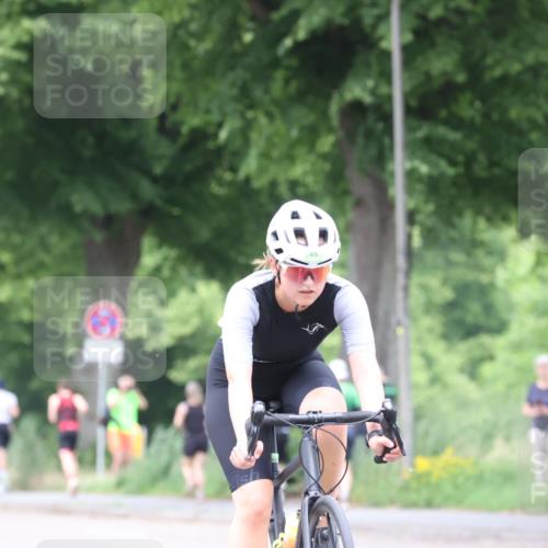 15.06.2025 - 7 Türme Triathlon Yannick Fuchs http://msf.ph/oto/7959381 15.06.2025 13:47:47 Radfahren 897, 925 meine-sportfotos.de