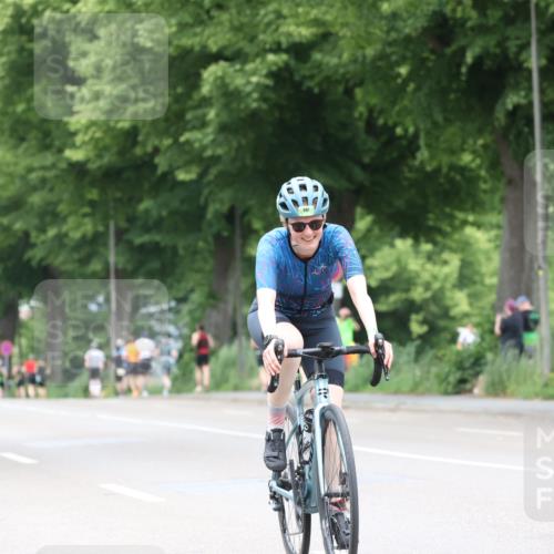 15.06.2025 - 7 Türme Triathlon Yannick Fuchs http://msf.ph/oto/7959423 15.06.2025 13:47:52 Radfahren 825, 897 meine-sportfotos.de