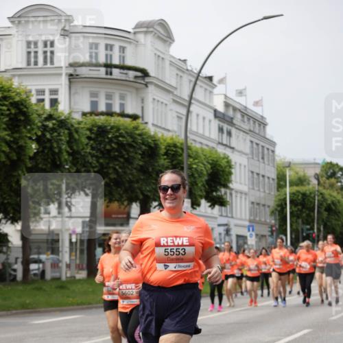 15.06.2025 - REWE Women's Run Jannik Wohlers http://msf.ph/oto/7959433 15.06.2025 09:44:52 Laufen 5602, 5553 meine-sportfotos.de