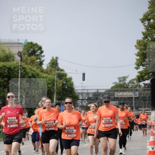 15.06.2025 - REWE Women's Run Jannik Wohlers http://msf.ph/oto/7959460 15.06.2025 09:44:54 Laufen 5688, 5325, 5630, 257, 5220, 5029 meine-sportfotos.de