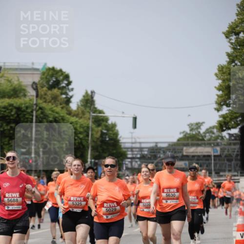 15.06.2025 - REWE Women's Run Jannik Wohlers http://msf.ph/oto/7959472 15.06.2025 09:44:54 Laufen 5688, 5630, 5325, 257, 5220, 5029 meine-sportfotos.de