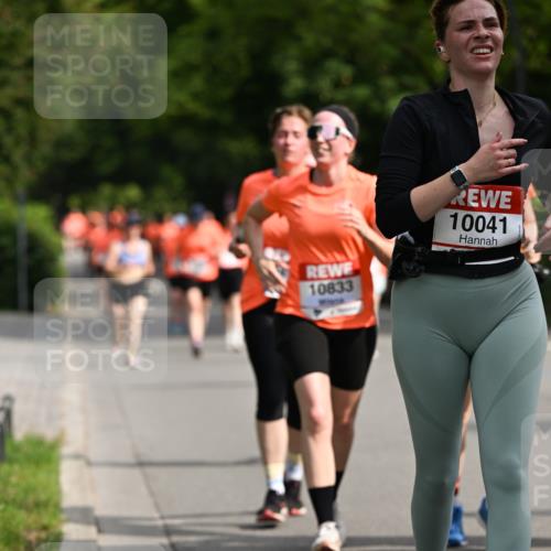 15.06.2025 - REWE Women's Run Dr. Thomas Lammeyer http://msf.ph/oto/7959473 15.06.2025 09:48:58 Laufen 10833, 10041 meine-sportfotos.de