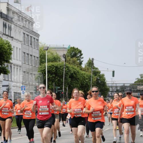 15.06.2025 - REWE Women's Run Jannik Wohlers http://msf.ph/oto/7959481 15.06.2025 09:44:54 Laufen 5380, 5688, 5325, 5379, 5029, 5630, 5220, 257 meine-sportfotos.de