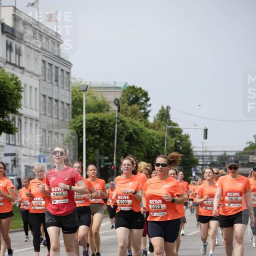 15.06.2025 - REWE Women's Run Jannik Wohlers http://msf.ph/oto/7959498 15.06.2025 09:44:55 Laufen 5379, 5688, 5391, 5325, 5029, 522, 5630 meine-sportfotos.de