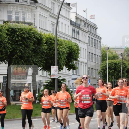 15.06.2025 - REWE Women's Run Jannik Wohlers http://msf.ph/oto/7959500 15.06.2025 09:44:55 Laufen 5399, 77, 5, 2025, 5450, 5380, 391, 5688, 5325, 53 meine-sportfotos.de