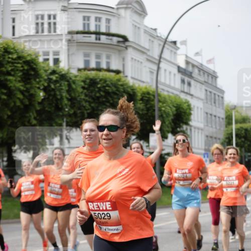 15.06.2025 - REWE Women's Run Jannik Wohlers http://msf.ph/oto/7959551 15.06.2025 09:44:58 Laufen 5383, 5029, 5324, 5221 meine-sportfotos.de