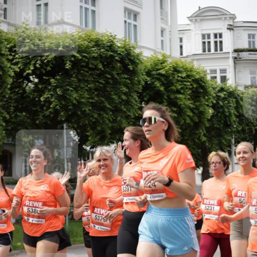 15.06.2025 - REWE Women's Run Jannik Wohlers http://msf.ph/oto/7959598 15.06.2025 09:45:00 Laufen 5380, 5379, 3324, 5391, 5231, 50, 5 meine-sportfotos.de