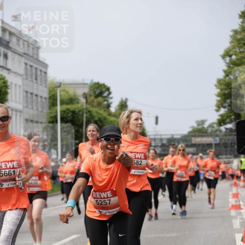 15.06.2025 - REWE Women's Run Jannik Wohlers http://msf.ph/oto/7959607 15.06.2025 09:45:02 Laufen 5661, 5430, 5257, 582 meine-sportfotos.de