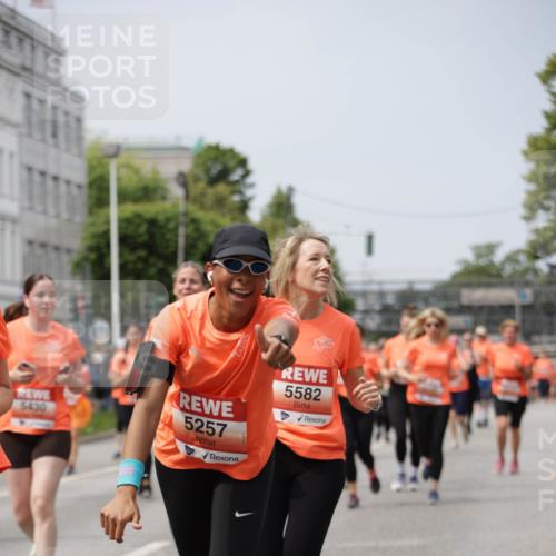 15.06.2025 - REWE Women's Run Jannik Wohlers http://msf.ph/oto/7959615 15.06.2025 09:45:02 Laufen 5430, 5257, 5582 meine-sportfotos.de