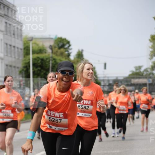 15.06.2025 - REWE Women's Run Jannik Wohlers http://msf.ph/oto/7959620 15.06.2025 09:45:02 Laufen 5430, 5257, 5582 meine-sportfotos.de