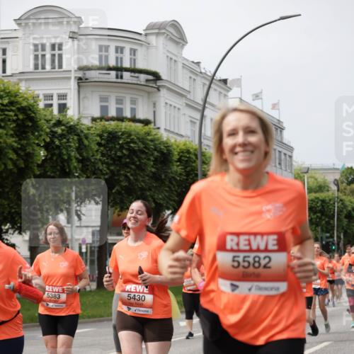 15.06.2025 - REWE Women's Run Jannik Wohlers http://msf.ph/oto/7959696 15.06.2025 09:45:04 Laufen 5383, 5430, 5191, 5582 meine-sportfotos.de