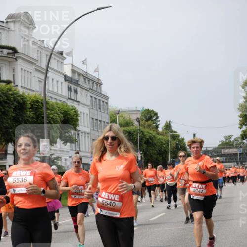 15.06.2025 - REWE Women's Run Jannik Wohlers http://msf.ph/oto/7959807 15.06.2025 09:45:08 Laufen 5536, 5265, 5540, 5147 meine-sportfotos.de