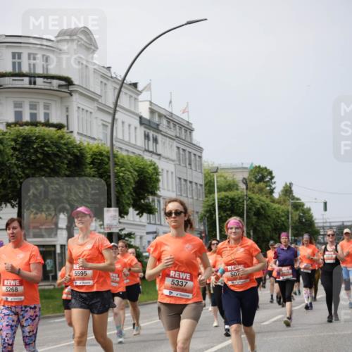 15.06.2025 - REWE Women's Run Jannik Wohlers http://msf.ph/oto/7959901 15.06.2025 09:45:11 Laufen 5595, 543, 5268, 5337, 50, 5468, 5618 meine-sportfotos.de
