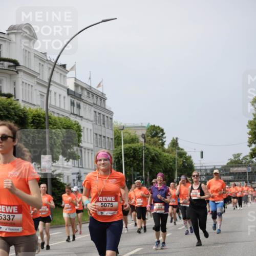 15.06.2025 - REWE Women's Run Jannik Wohlers http://msf.ph/oto/7959944 15.06.2025 09:45:12 Laufen 5337, 9419, 5075, 5468, 5618 meine-sportfotos.de