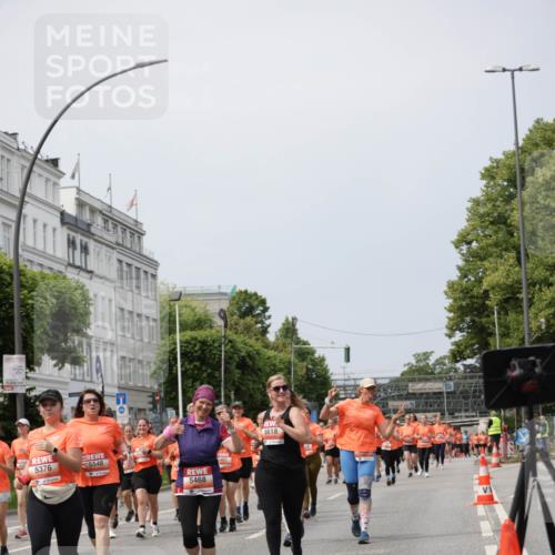 15.06.2025 - REWE Women's Run Jannik Wohlers http://msf.ph/oto/7960024 15.06.2025 09:45:13 Laufen 5468 meine-sportfotos.de