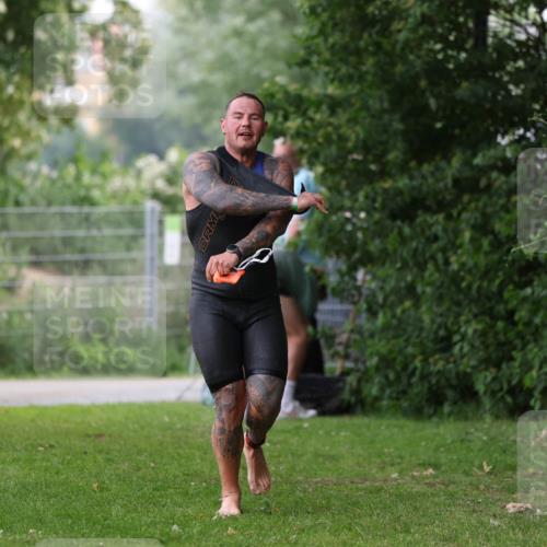 15.06.2025 - 7 Türme Triathlon Michael Strokosch http://msf.ph/oto/7960085 15.06.2025 12:11:08 Schwimmen 455, 611 meine-sportfotos.de