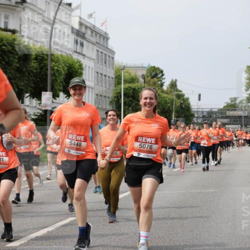 15.06.2025 - REWE Women's Run Jannik Wohlers http://msf.ph/oto/7960137 15.06.2025 09:45:19 Laufen 5448, 50, 5076, 01 meine-sportfotos.de