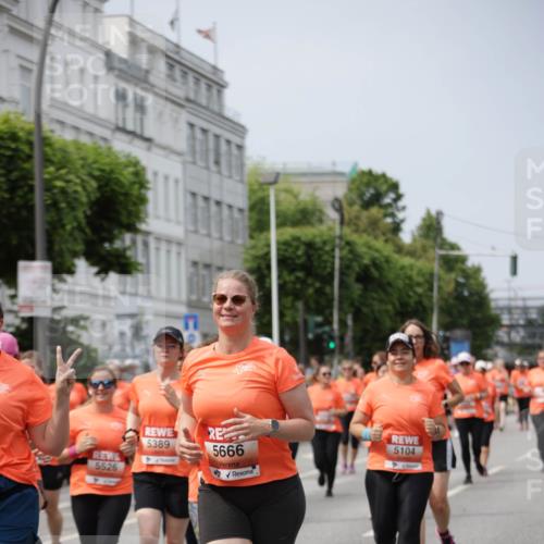 15.06.2025 - REWE Women's Run Jannik Wohlers http://msf.ph/oto/7960282 15.06.2025 09:45:28 Laufen 5389, 5666, 5526, 5104 meine-sportfotos.de