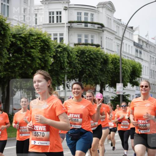 15.06.2025 - REWE Women's Run Jannik Wohlers http://msf.ph/oto/7960296 15.06.2025 09:45:28 Laufen 278, 5526, 5109, 5570, 5288, 5666 meine-sportfotos.de