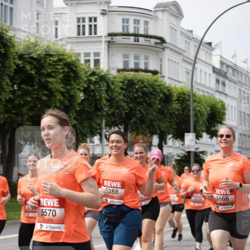 15.06.2025 - REWE Women's Run Jannik Wohlers http://msf.ph/oto/7960299 15.06.2025 09:45:28 Laufen 5570, 5288, 52, 5526, 5666 meine-sportfotos.de