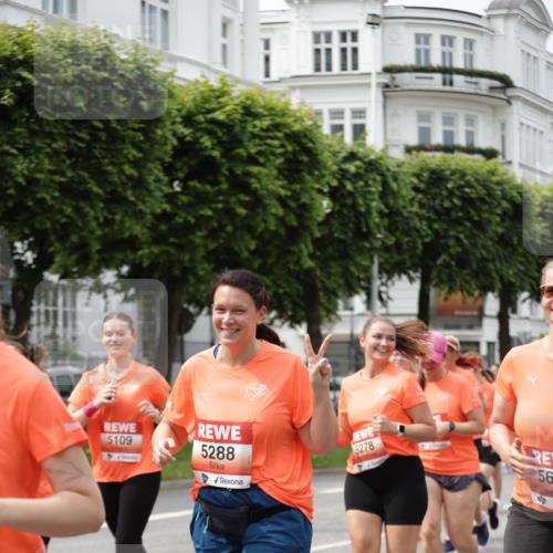 15.06.2025 - REWE Women's Run Jannik Wohlers http://msf.ph/oto/7960340 15.06.2025 09:45:29 Laufen 5109, 5288, 5278, 56 meine-sportfotos.de