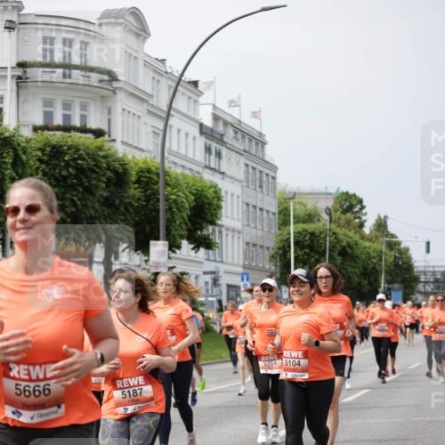 15.06.2025 - REWE Women's Run Jannik Wohlers http://msf.ph/oto/7960350 15.06.2025 09:45:30 Laufen 5666, 5187, 5254, 5104 meine-sportfotos.de