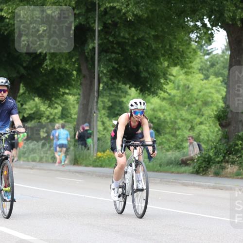 15.06.2025 - 7 Türme Triathlon Yannick Fuchs http://msf.ph/oto/7960363 15.06.2025 13:48:34 Radfahren 811, 854 meine-sportfotos.de