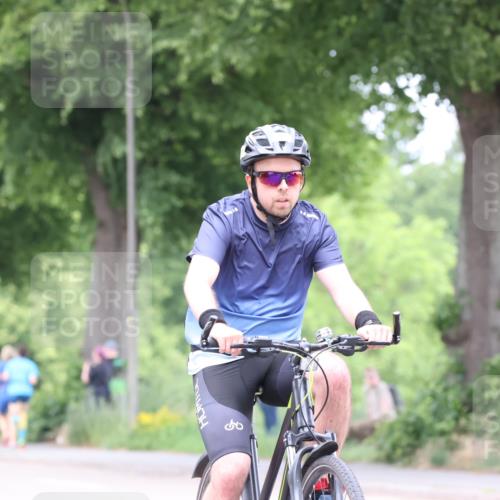 15.06.2025 - 7 Türme Triathlon Yannick Fuchs http://msf.ph/oto/7960370 15.06.2025 13:48:35 Radfahren 368, 811, 854 meine-sportfotos.de