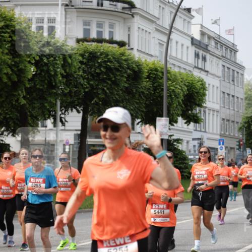 15.06.2025 - REWE Women's Run Jannik Wohlers http://msf.ph/oto/7960413 15.06.2025 09:45:33 Laufen 5103, 5255, 5089, 543, 5254, 5441, 5017, 5020 meine-sportfotos.de