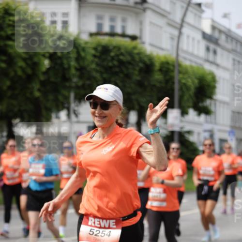 15.06.2025 - REWE Women's Run Jannik Wohlers http://msf.ph/oto/7960430 15.06.2025 09:45:33 Laufen 5254 meine-sportfotos.de