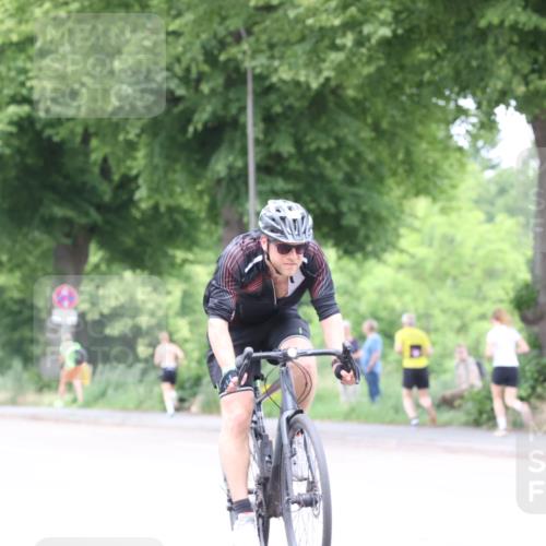 15.06.2025 - 7 Türme Triathlon Yannick Fuchs http://msf.ph/oto/7960469 15.06.2025 13:48:42 Radfahren 368, 810, 811, 1013 meine-sportfotos.de