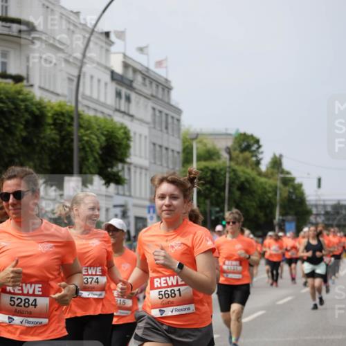 15.06.2025 - REWE Women's Run Jannik Wohlers http://msf.ph/oto/7960599 15.06.2025 09:45:37 Laufen 5284, 374, 215, 5681, 5131 meine-sportfotos.de
