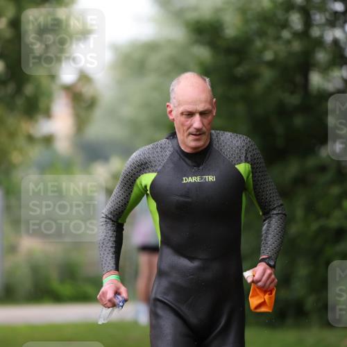 15.06.2025 - 7 Türme Triathlon Michael Strokosch http://msf.ph/oto/7960631 15.06.2025 12:11:43 Schwimmen 406, 475 meine-sportfotos.de