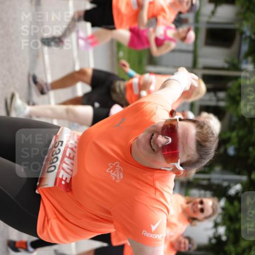 15.06.2025 - REWE Women's Run Jannik Wohlers http://msf.ph/oto/7960777 15.06.2025 09:45:52 Laufen 5390 meine-sportfotos.de
