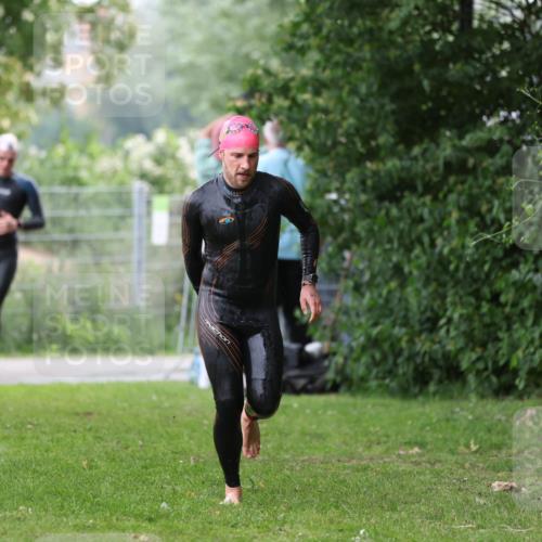 15.06.2025 - 7 Türme Triathlon Michael Strokosch http://msf.ph/oto/7960788 15.06.2025 12:12:27 Schwimmen 412, 443, 489, 658 meine-sportfotos.de