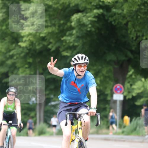 15.06.2025 - 7 Türme Triathlon Yannick Fuchs http://msf.ph/oto/7960794 15.06.2025 13:49:01 Radfahren 230, 761, 1110 meine-sportfotos.de