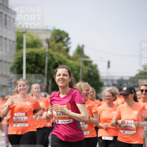 15.06.2025 - REWE Women's Run Jannik Wohlers http://msf.ph/oto/7960899 15.06.2025 09:45:55 Laufen 5011, 5390, 5049 meine-sportfotos.de