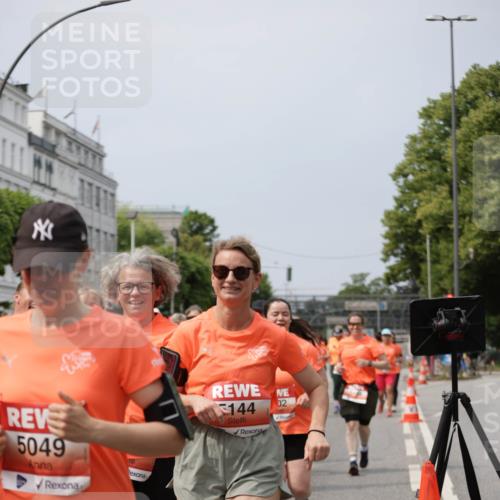 15.06.2025 - REWE Women's Run Jannik Wohlers http://msf.ph/oto/7960982 15.06.2025 09:45:59 Laufen 5049, 144, 02 meine-sportfotos.de