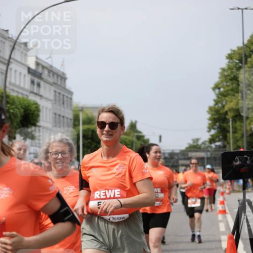15.06.2025 - REWE Women's Run Jannik Wohlers http://msf.ph/oto/7961001 15.06.2025 09:45:59 Laufen 5, 12 meine-sportfotos.de