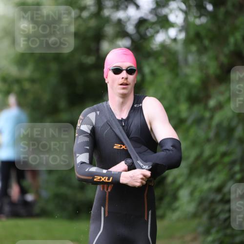 15.06.2025 - 7 Türme Triathlon Michael Strokosch http://msf.ph/oto/7961234 15.06.2025 12:12:59 Schwimmen 363, 453, 459, 551, 561, 605 meine-sportfotos.de