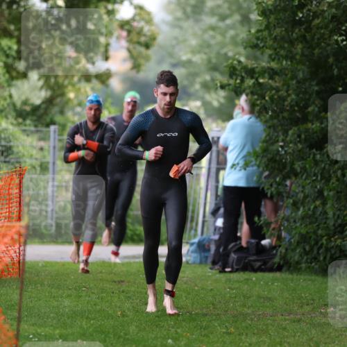 15.06.2025 - 7 Türme Triathlon Michael Strokosch http://msf.ph/oto/7961256 15.06.2025 12:13:06 Schwimmen 453, 459, 494, 561, 605 meine-sportfotos.de