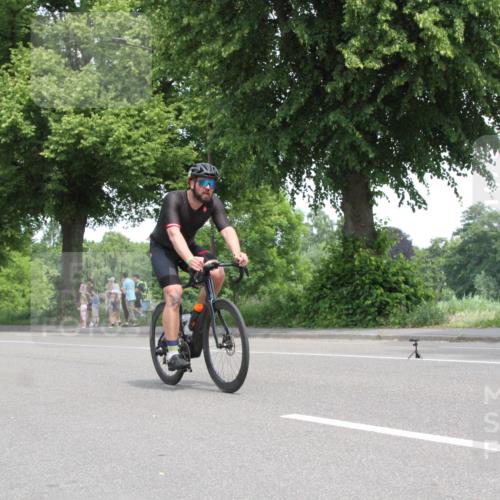 15.06.2025 - 7 Türme Triathlon Yannick Fuchs http://msf.ph/oto/7961302 15.06.2025 12:16:36 Radfahren  meine-sportfotos.de
