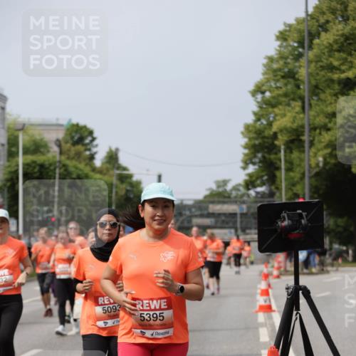 15.06.2025 - REWE Women's Run Jannik Wohlers http://msf.ph/oto/7961335 15.06.2025 09:46:08 Laufen 5093, 5395 meine-sportfotos.de