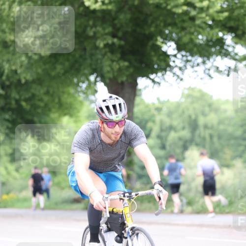 15.06.2025 - 7 Türme Triathlon Yannick Fuchs http://msf.ph/oto/7961346 15.06.2025 13:50:01 Radfahren 337, 1002 meine-sportfotos.de